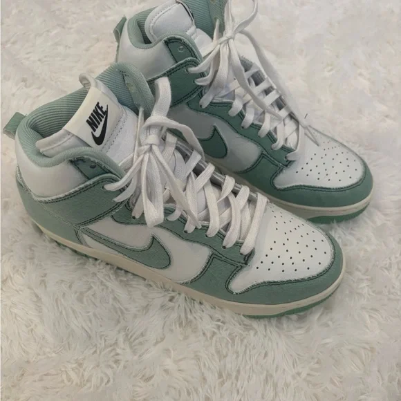 Nike Dunk High 1985 Retro Sneakers | Woman’s size 9 | OG Colorway - Picture 3 of 6